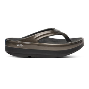 OOfos OOmega Luxe Sandal (Womens) - Titanium Mirror